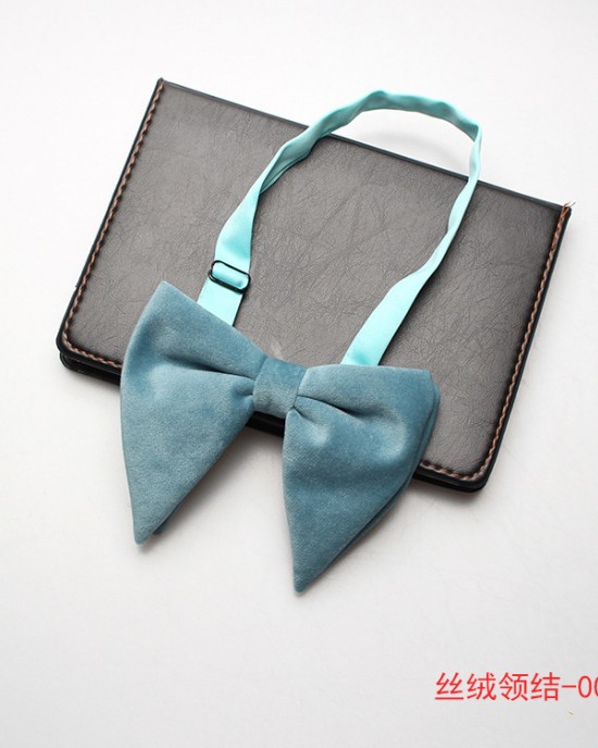 Velvet Bow Ties for Women: Plush Velvet Fashionable Large Horn Bow Ties for Women (Wholesale)