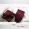 2023 new styles in stock. Men's formal suits for banquets, groomsmen, and groomsmen. Three-piece burgundy tie set.
