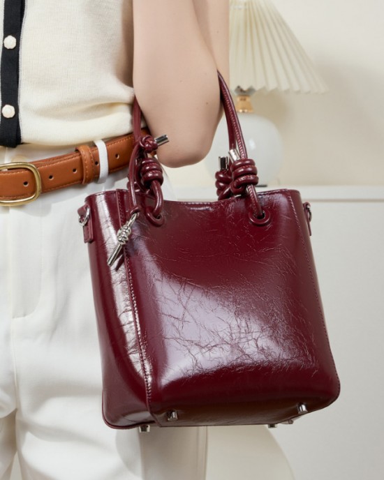 New autumn top-grain cowhide cracked shoulder-shoulder genuine leather crossbody tote bucket bag, niche waxed leather women's bag.