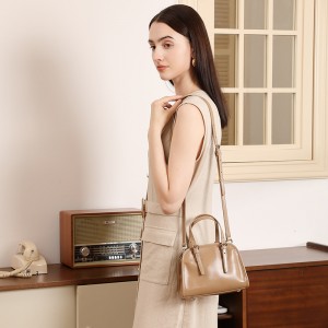 2025 New Cowhide Yoyo Bowling Bag, Retro Commuter Large-Capacity Single Shoulder Bag