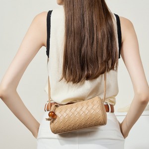 Hot-Style Woven Leather Crossbody Small Bag for Women, Fashionable and Simple Casual Small Pillow Bag for Phones
