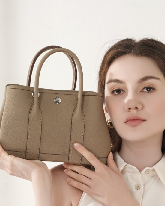 2025 new genuine leather women's bags, shell chain bag, textured flap crossbody bag, large capacity, versatile commuter shoulder bag.