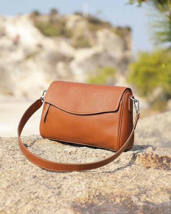 Women's bags, 2025 new spring and summer versatile, high-end, large-capacity genuine leather women's crossbody bag, single-shoulder pillow bag