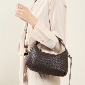 2025 new niche genuine leather woven dumpling bag, sheepskin chain crossbody bag, pillow bag, handbag for women