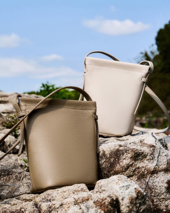 Large screen mobile phone bag for women, 2025 new style, compact and lightweight top-grain cowhide crossbody bag Bucket Bag