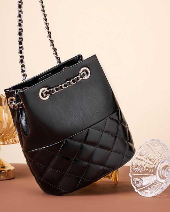 2025 New Spring/Summer French-Style Genuine Leather Women's Crossbody Wedding Bag, Niche Fashion Underarm Bag