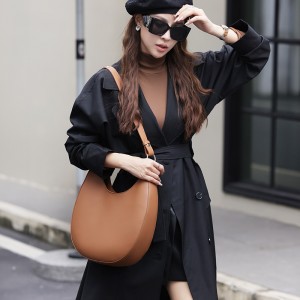 2025 new niche design, special-shaped crescent bag, half-circle bag. Women's shoulder bag, genuine leather crossbody tote bag