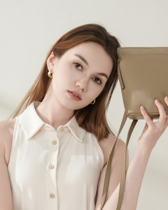 Large screen mobile phone bag for women, 2025 new style, compact and lightweight top-grain cowhide crossbody bag Bucket Bag