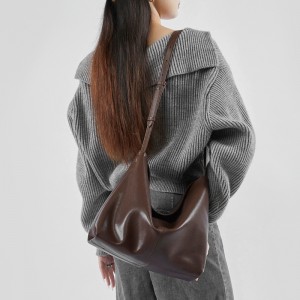 2025 new cowhide women's shoulder bag, large capacity, Hobo spring and summer versatile genuine leather large bag.