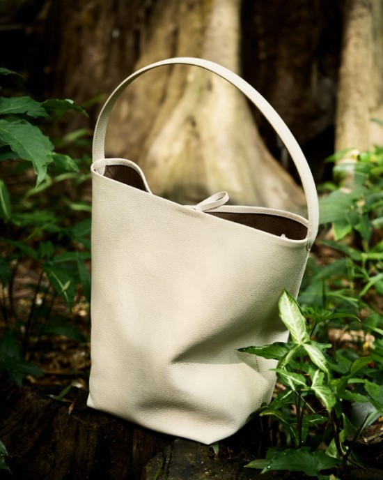 High-end, top-grain Togo cowhide, Japanese and Korean-inspired, lazy-style genuine leather bucket bag, large-capacity shoulder tote bag, casual.