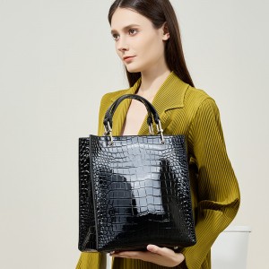 2025 New Style Genuine Leather Large-Capacity Tote Bags, Fashionable Textured Single-Shoulder Underarm Bags, Trendy Commuter Woven Bags