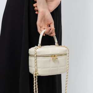 Leather Chanel-style box bag, 2025 new, high-quality chain-linked small shoulder and crossbody bags, super popular women's bags.