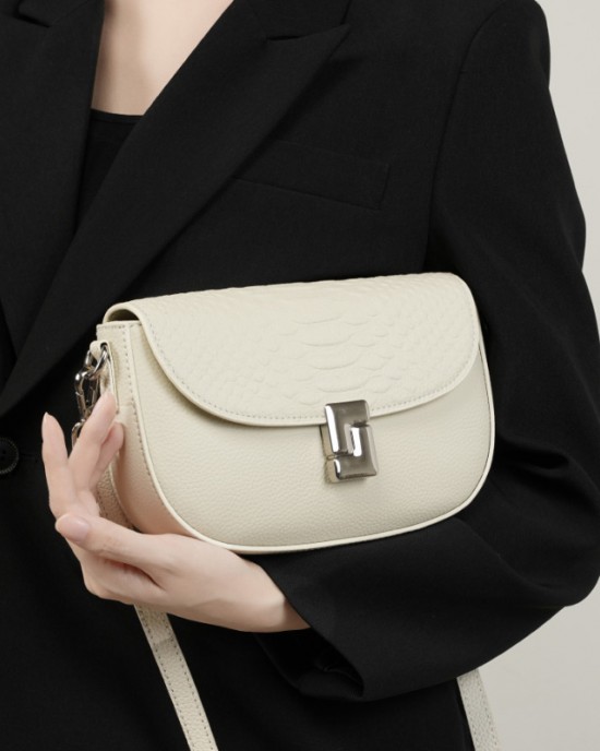 2025 summer new genuine leather bags. Women's versatile shoulder bag, elegant crocodile-print crossbody bag, large-capacity small square bag