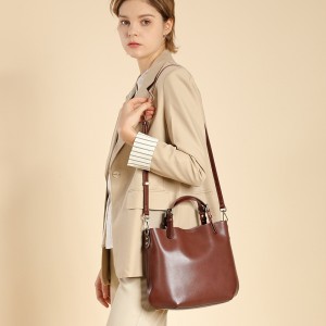 Simple, large-capacity, top-grain cowhide commuter tote bag, versatile, high-end, shoulder-shoulder, crossbody bucket bag for women.