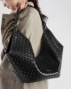 Genuine leather large-capacity women's bags, 2025 new models, stylish and fashionable cowhide woven pattern, women's school commuter bags.