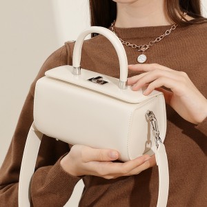 Premium cowhide small square handbag women's 2025 Spring/Summer fashionable and simple single shoulder crossbody doctor's box bag