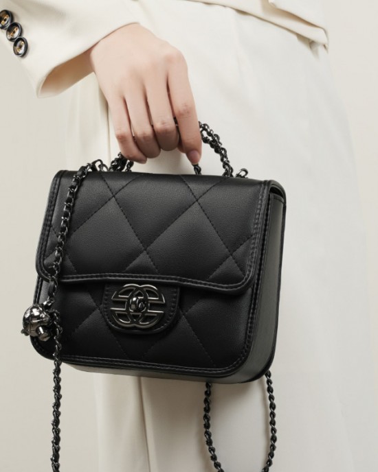 Strict commuter handbag, 2025 new cowhide underarm bag, niche shoulder crossbody small square bag
