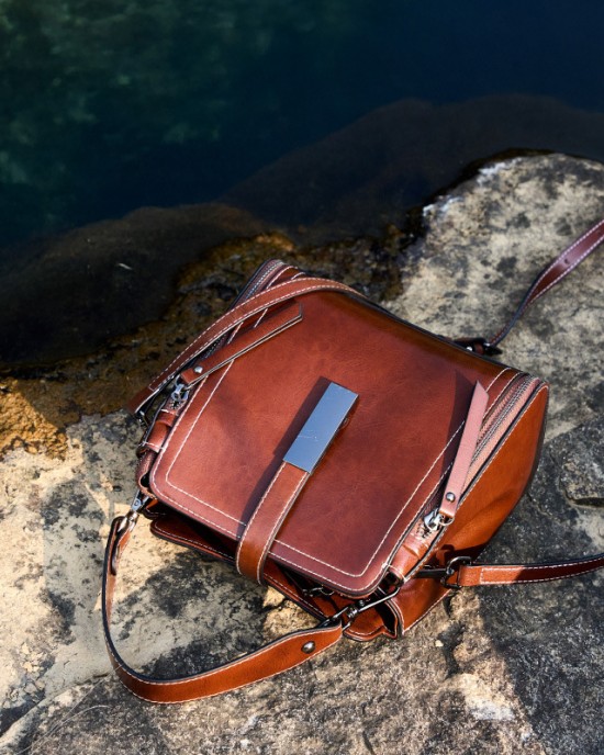 Classic silver genuine leather Chanel-style diamond chain bucket bag, 2025 new luxury niche shoulder and crossbody bag