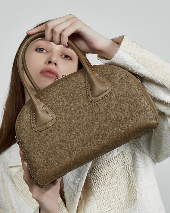 Nice, niche, bowling bags for women, 2025 summer new women's bags, simple single-shoulder bags for casual commuting, crossbody bags.