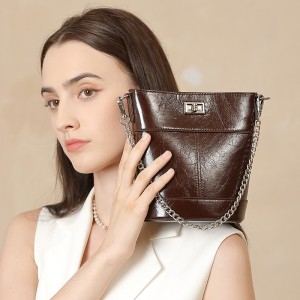 Waxed top-grain cowhide fashionable small luxury bag, 2025 new style, simple cell phone and coin bucket bag