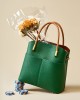 Spring/Summer 2025 niche genuine leather bucket bag for women Paired with a stylish handbag, a high-end casual crossbody cowhide bag.