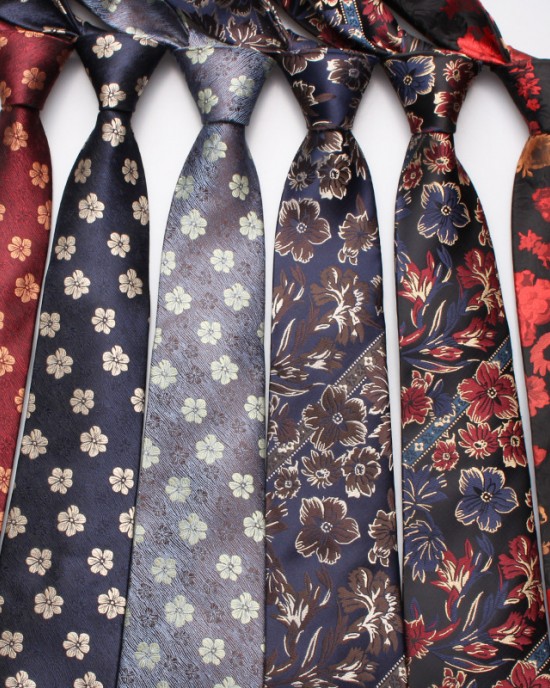 Leier new British-style men's floral heart-shaped tie, polyester hand-knit business tie, ready for wholesale.