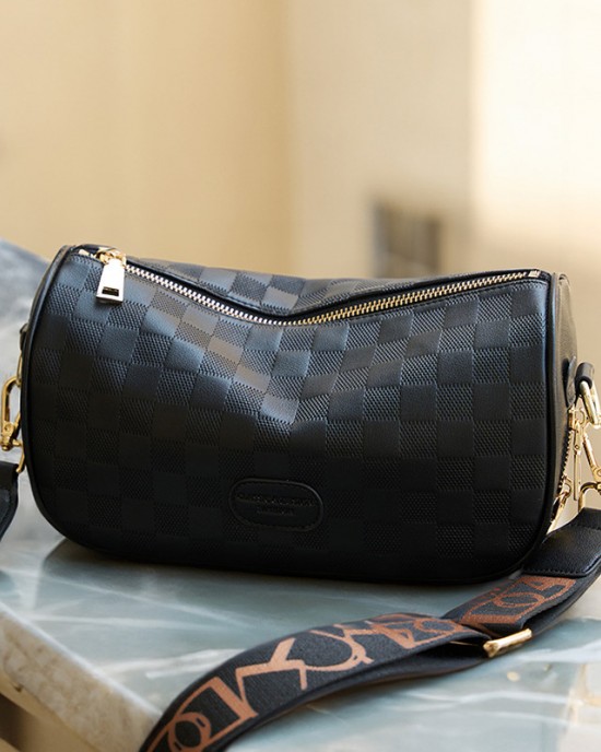 Used women's bags, niche design handbag, large capacity cowhide shoulder underarm bag, cowhide commuter bowling bag.