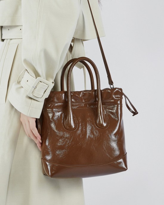 Song niche top-grain cowhide vintage drawstring handbag, single-shoulder/crossbody bucket bag, pleated genuine leather women's bag.