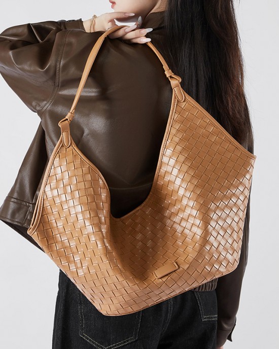 Genuine leather large-capacity women's bags, 2025 new models, stylish and fashionable cowhide woven pattern, women's school commuter bags.