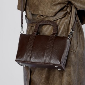 2025 New Style Mini Shoulder Bag, Spring/Summer Wholesale top-grain cowhide saddle bags, genuine leather women's bags, versatile Evelyn crossbody small bag