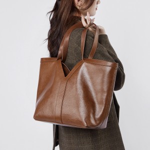 2025 autumn minimalist Korean-style genuine leather tote bag, large-capacity shoulder bag, underarm handbag, cowhide.