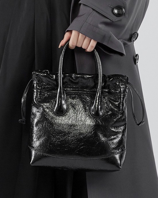 Song niche top-grain cowhide vintage drawstring handbag, single-shoulder/crossbody bucket bag, pleated genuine leather women's bag.