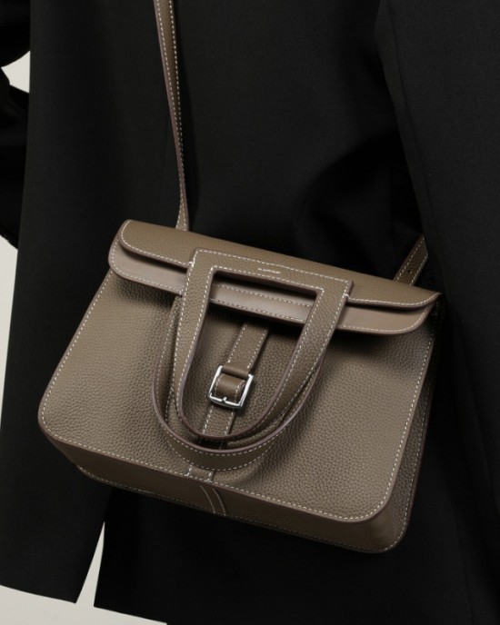 TC Halzan 25 top-grain cowhide leather bag, luxury commuter briefcase, handbag, crossbody, handbag.