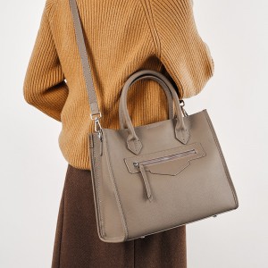 Large Large-capacity women's genuine leather tote, niche design, high-end commuter laptop briefcase.