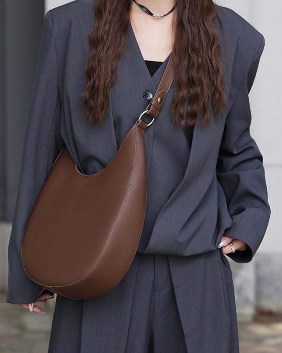 2025 new niche design, special-shaped crescent bag, half-circle bag. Women's shoulder bag, genuine leather crossbody tote bag