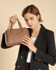 New, stylish top-grain cowhide handbags for foreign trade. Practical, multi-compartment, genuine leather shoulder and crossbody women's bag for commuting.
