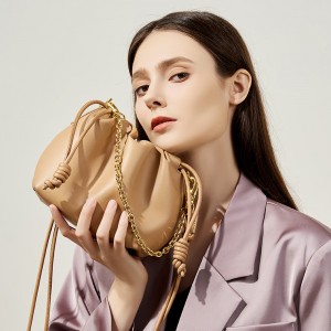 2025 Korean-style new genuine leather cloud bag, cowhide chain bag, lucky bag, small bucket bag, versatile cowhide bag