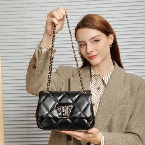2025 new lock buckle top-grain genuine leather shoulder and crossbody bag, this year's popular diamond-patterned small square bag for women.