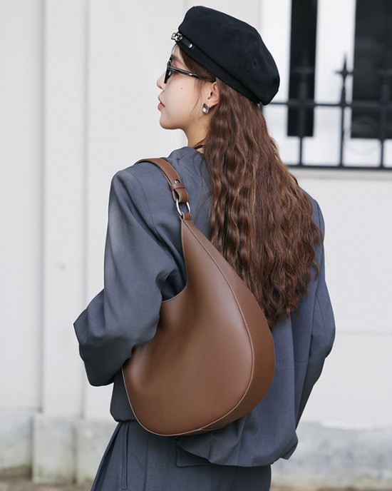 2025 new niche design, special-shaped crescent bag, half-circle bag. Women's shoulder bag, genuine leather crossbody tote bag