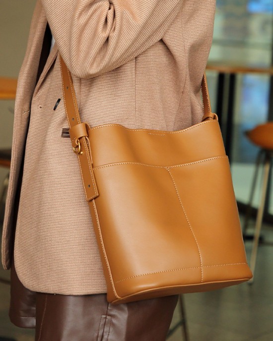 2025 new style genuine leather women's bag, large capacity, fashionable and versatile, underarm crossbody bag for women