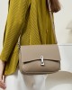 A new, fashionable, versatile saddle bag for women, a lightweight, luxurious genuine leather women's bag, a stylish, single-shoulder crossbody bag.