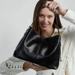 2025 new style top-grain vegetable-tanned leather tote bags for women, large-capacity commuter shoulder bags and crossbody bags