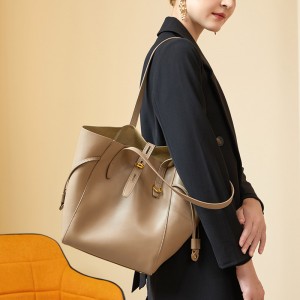Niche high-end design, top-grain cowhide, versatile autumn commuter handbag, new large-capacity crossbody box bag