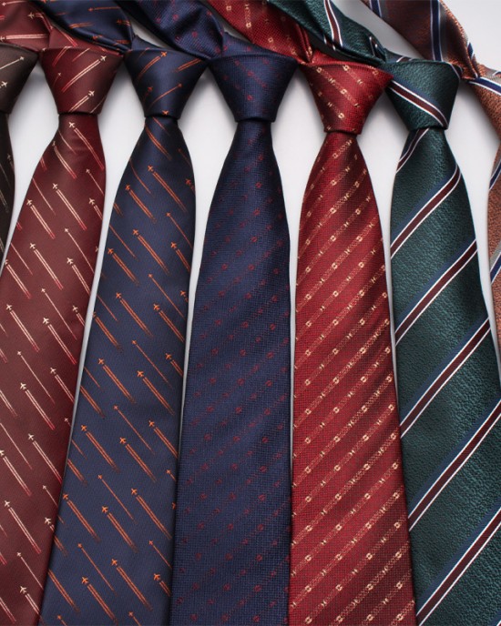 Leier new British-style men's floral heart-shaped tie, polyester hand-knit business tie, ready for wholesale.