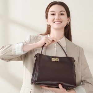 New 2025 women's leather crossbody bag, small square bag, stylish and simple, versatile crossbody bag
