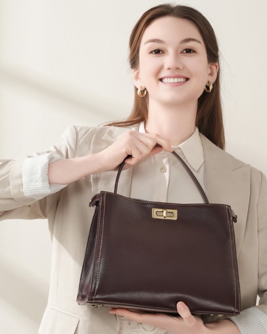 New 2025 women's leather crossbody bag, small square bag, stylish and simple, versatile crossbody bag