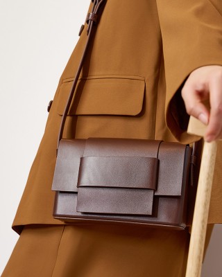 2025 crossbody bag, unisex soft woven men's square bag, tofu bag, niche design cowhide shoulder bag