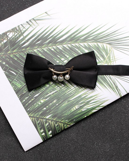 White men's bow ties, groomsmen wedding, black business bow ties, personalized diamond-studded, pearl-feathered bow ties.