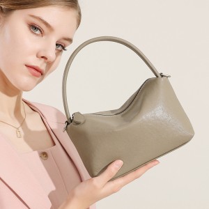 Light luxury, elegant, casual, versatile, small pillow bag, retro, simple commuter handbag, crossbody chain bag for women.