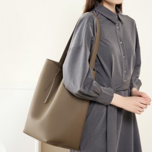 High-end, top-grain Togo cowhide, Japanese and Korean-inspired, lazy-style genuine leather bucket bag, large-capacity shoulder tote bag, casual.